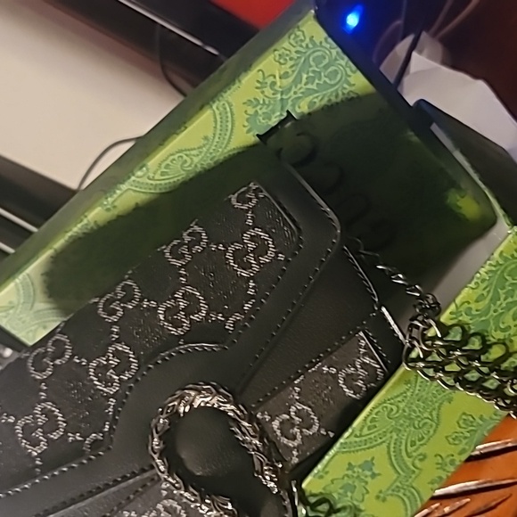 Purse - Picture 2 of 4